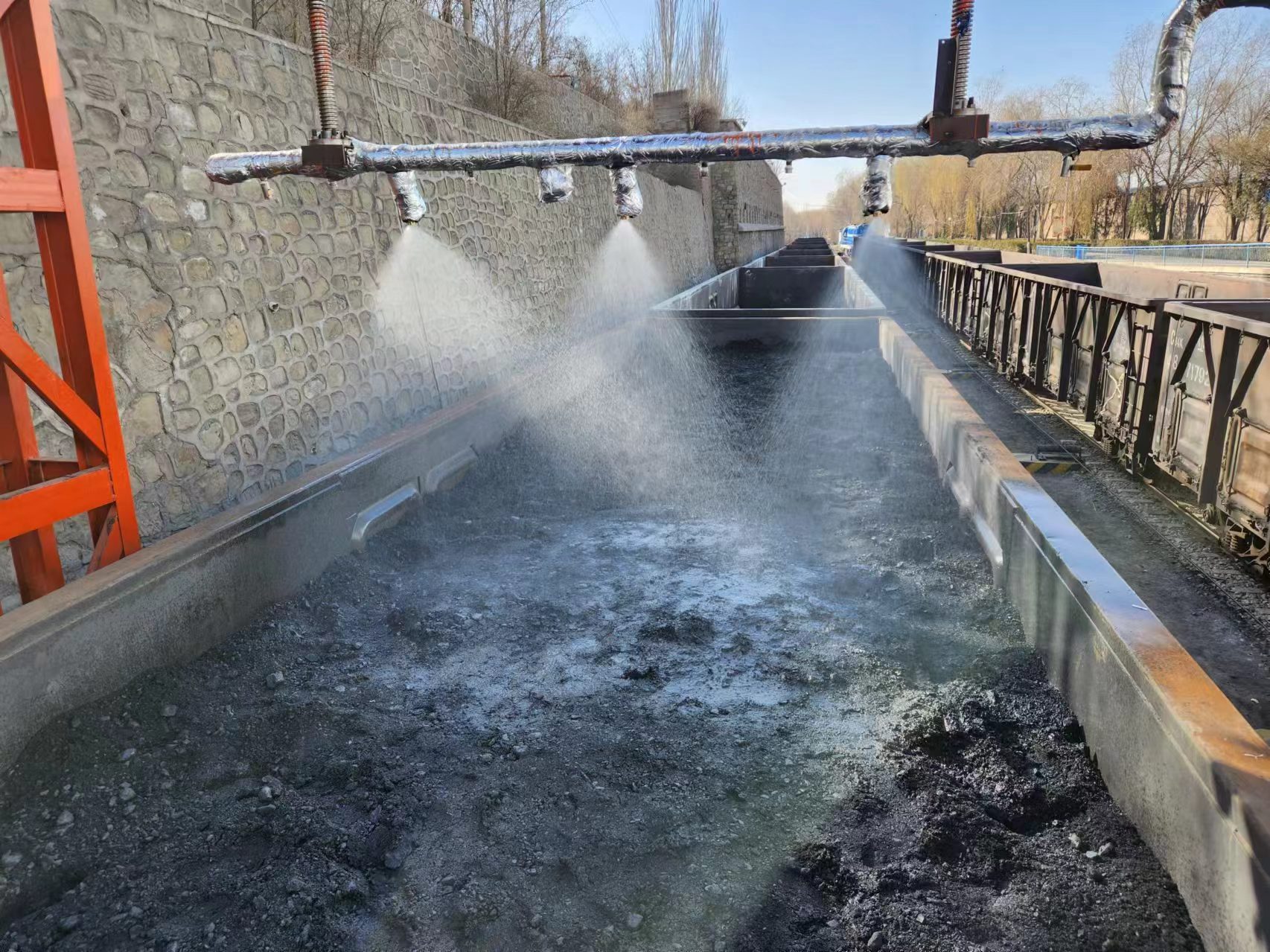 甘肅大水頭煤礦安裝抑塵噴灑設備